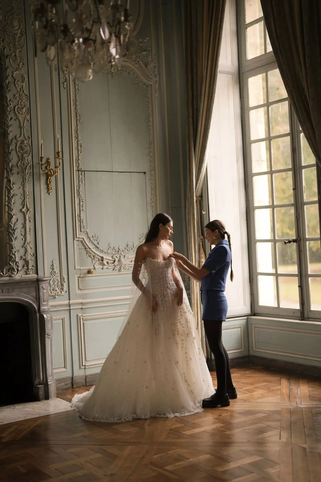 White Sparkly Beaded Corset Tulle Wedding Gown with Long Train SW746
