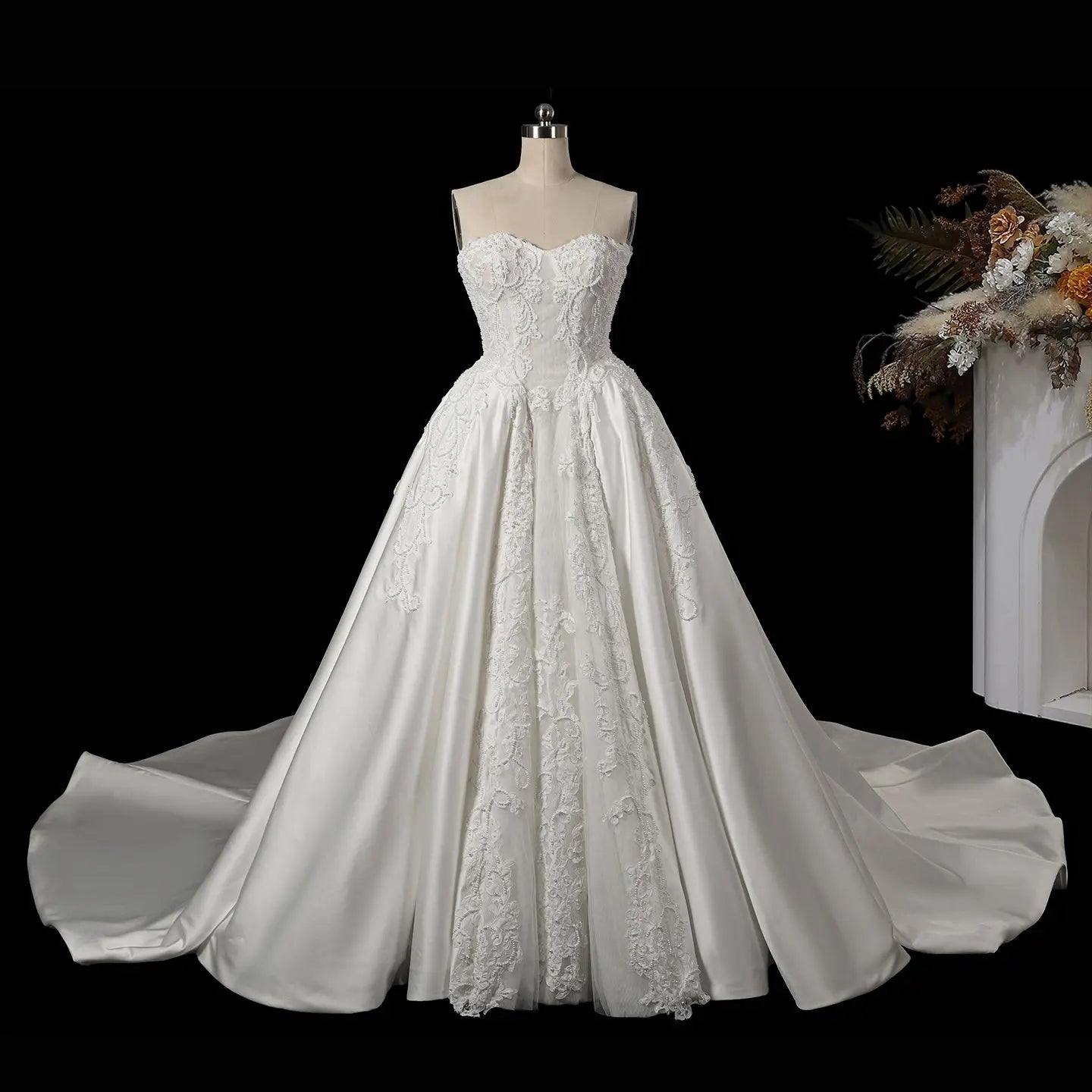 White Satin Strapless Wedding Dress Lace Appliques Sweetheart Neckline Ball Gown SW743