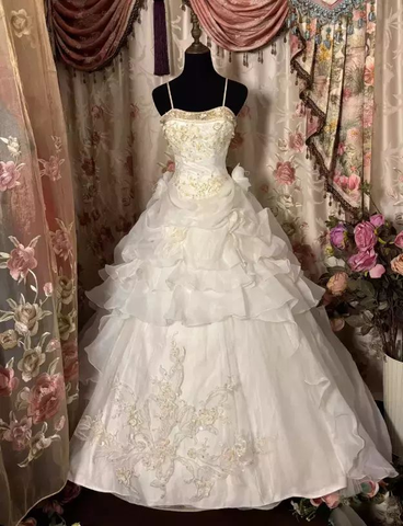 Vintage Spaghettiträger Brautkleid Rüschen Spitze Applikationen Brautkleid Ballkleid Y8286