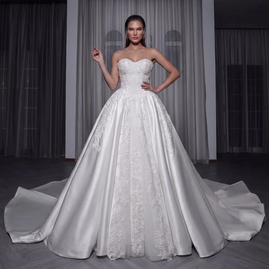White Satin Strapless Wedding Dress Lace Appliques Sweetheart Neckline Ball Gown SW743