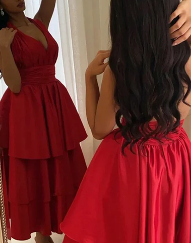 Vestido de noche con escote halter en V y corte en A, de satén escalonado, Y7660