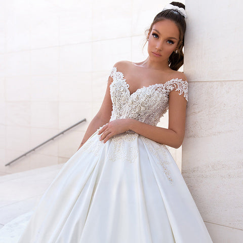 Sexy Off Shoulder Wedding Dresses A-Line Lace Applique Women's Elegant Sleeveless Beach Party Satin Beads Applique Bridal Gowns
