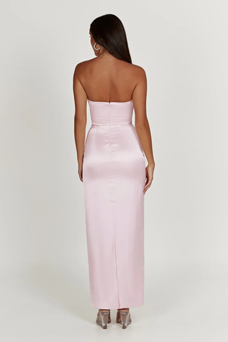 Vestido de noche largo de satén sin tirantes rosa Y7790