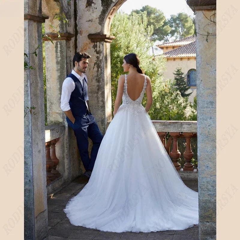 Sleeveless Wedding Dress For Women Tulle V-Neck Bridal Gown Illusion Backles A-line Vestido De Noiva Spaghetti Straps by payinti