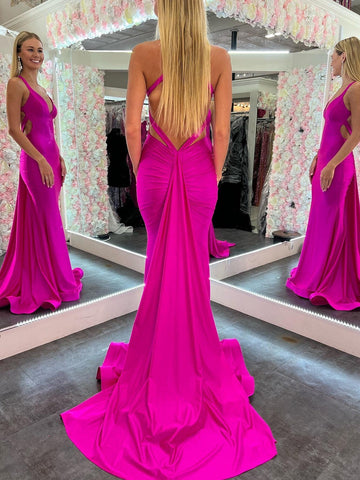 Angela | Langes, rückenfreies Ballkleid aus Satin im Meerjungfrauen-Stil mit V-Ausschnitt in Rosa