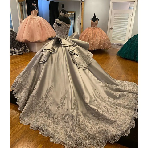 Lujoso vestido de quinceañera plateado con hombros descubiertos, vestido de fiesta plateado Y1157