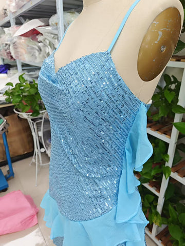 Hermoso vestido de cóctel de gasa con volantes y lentejuelas azules estilo halter, vestido de fiesta Y8251