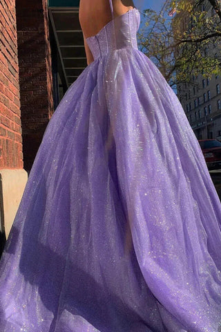 Vestidos de fiesta y de noche con escote corazón y tirantes finos en forma de A y brillantes