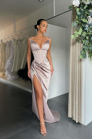 Ärmelloses Ballkleid mit Spaghettiträgern, V-Ausschnitt und Schlitz