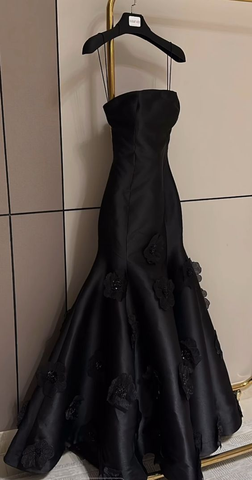 Vestido de noche negro de sirena con flores y sin tirantes, vestido formal de fiesta Y7459