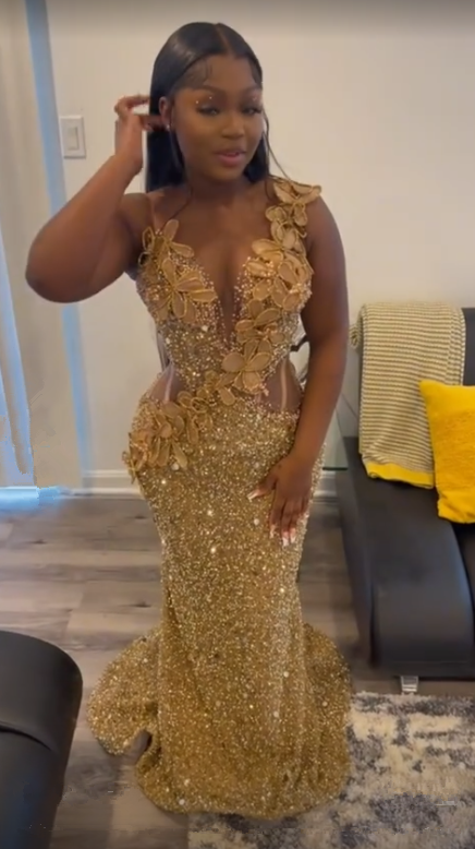 Luxuriöses Abendkleid mit goldenen Pailletten und Applikationen im Meerjungfrau-Stil, Y7880 Hover Image