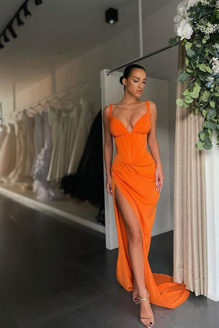 Ärmelloses Ballkleid mit Spaghettiträgern, V-Ausschnitt und Schlitz