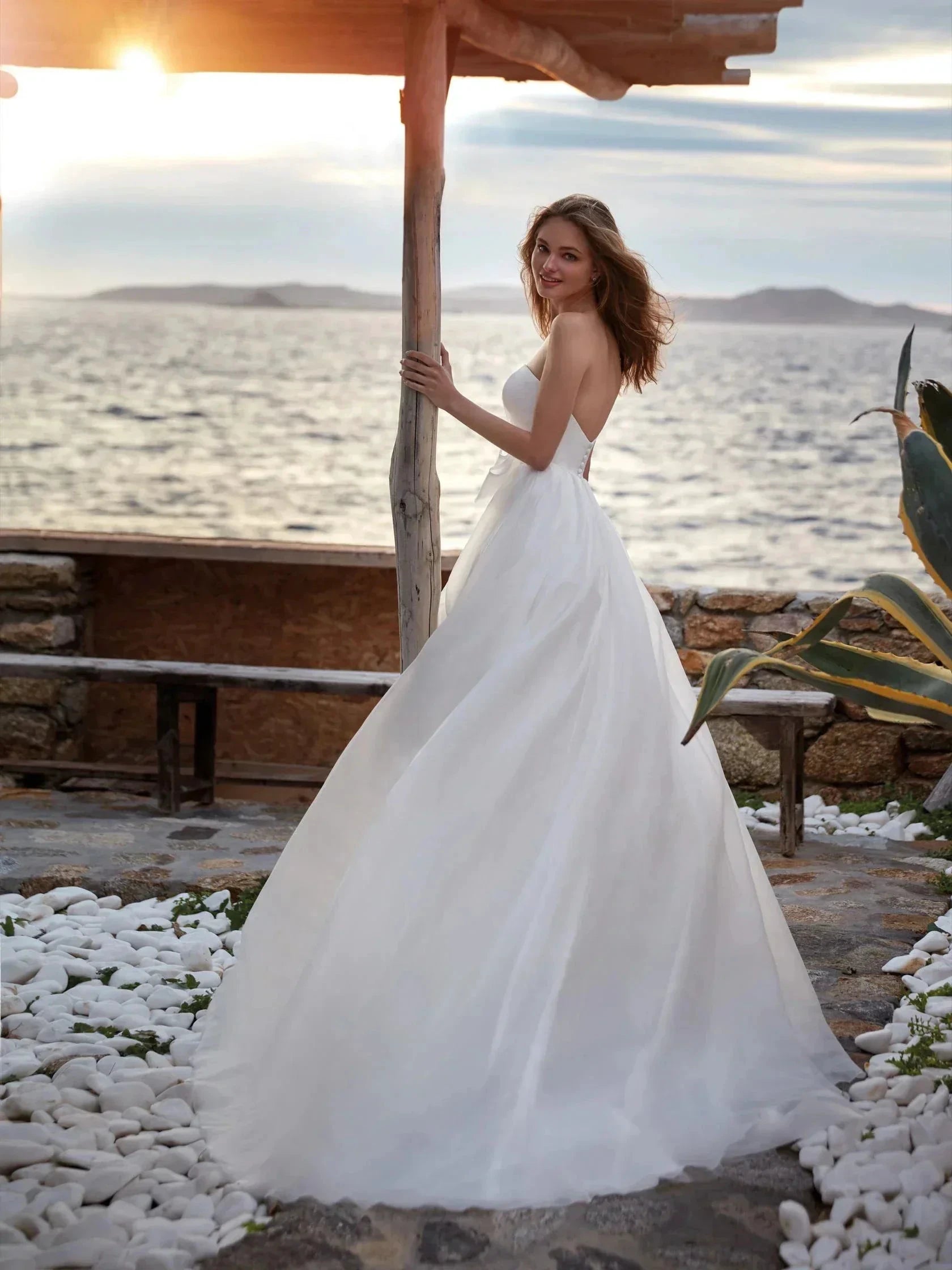 A-Line Gorgeous Round Neck Wedding Dresses Women's Sexy Sleeveless Formal Beach Party Bridal Gowns Plus Size Vestido De Casament by payinti