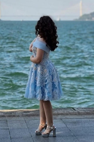 A-Linie Hellblaues schulterfreies Tüll-Kurzarm-Ballkleid mit Applikationen