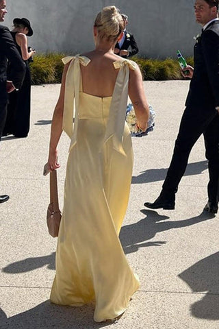 Vestido de dama de honor amarillo claro con escote redondo y abertura, corte A, BD124