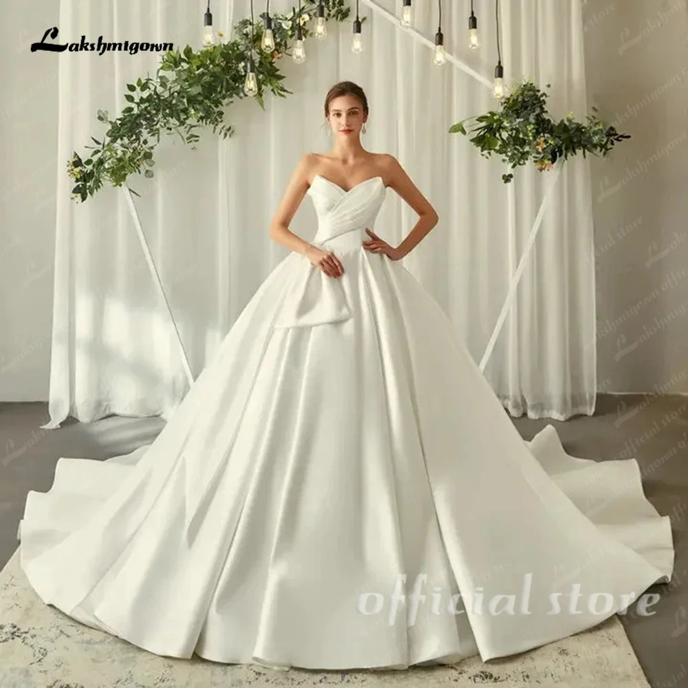 Classic Satin Strapless Sleeveless Bow Pleat A-Line Wedding Dresses Sweetheart Ball Gown Customized