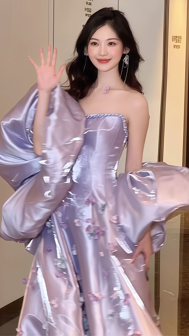 Pretty Lilac Satin Appliques Prom Dress Strapless A-Line Evening Gown Y7903 Main Image