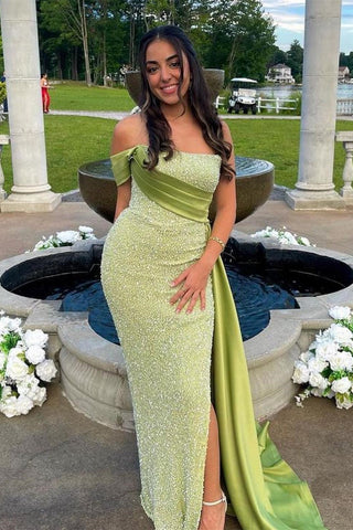 Erstaunliche säulenförmige One-Shoulder-Abendkleider aus ärmellosem Satin mit Schlitz vorne