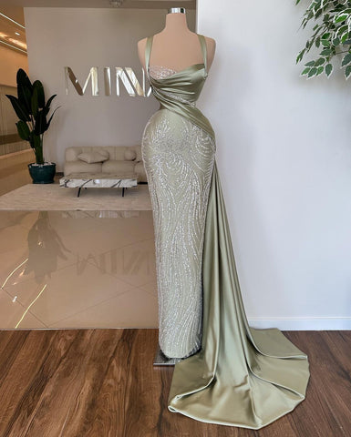 Erstaunliches langes Meerjungfrau-Träger-Spitzen-Pailletten-Perlen-Ärmelloses Ballkleid