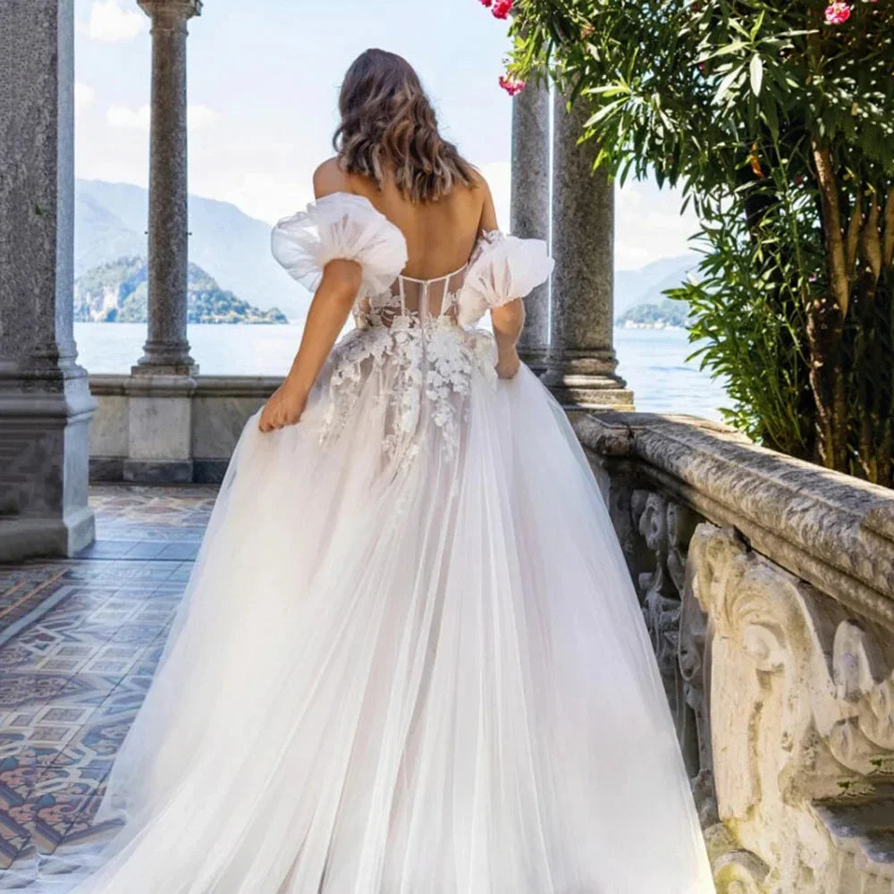 Hermoso vestido de novia con apliques de encaje, escote corazón, mangas cortas abullonadas, vestido de novia con cremallera en la espalda, cola de corte, vestidos de novia 