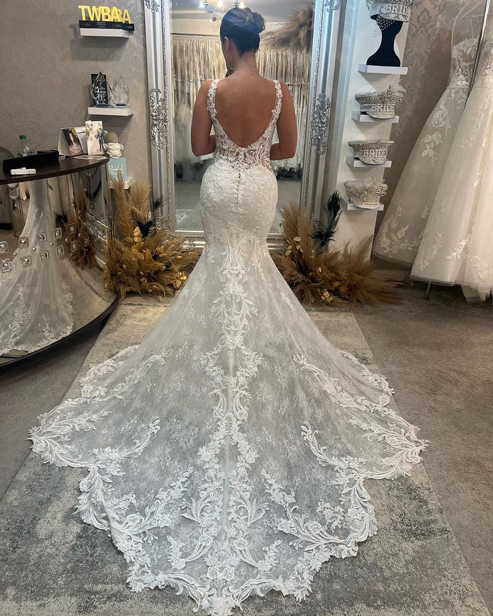 Stunning Long Mermaid V-neck Sleeveless Lace Backless Wedding Gown