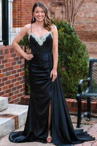 Schwarzes, perlenbesetztes, langes Ballkleid mit V-Ausschnitt und angenähter Schleppe PSK482