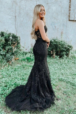 Schwarzes trägerloses Meerjungfrau-Ballkleid mit Spitzenapplikationen PSK460