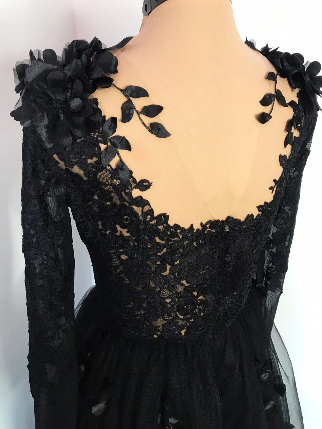 Black Luxury Gothic Wedding Dress 3D Floral Lace Tulle Sweep Train SW551