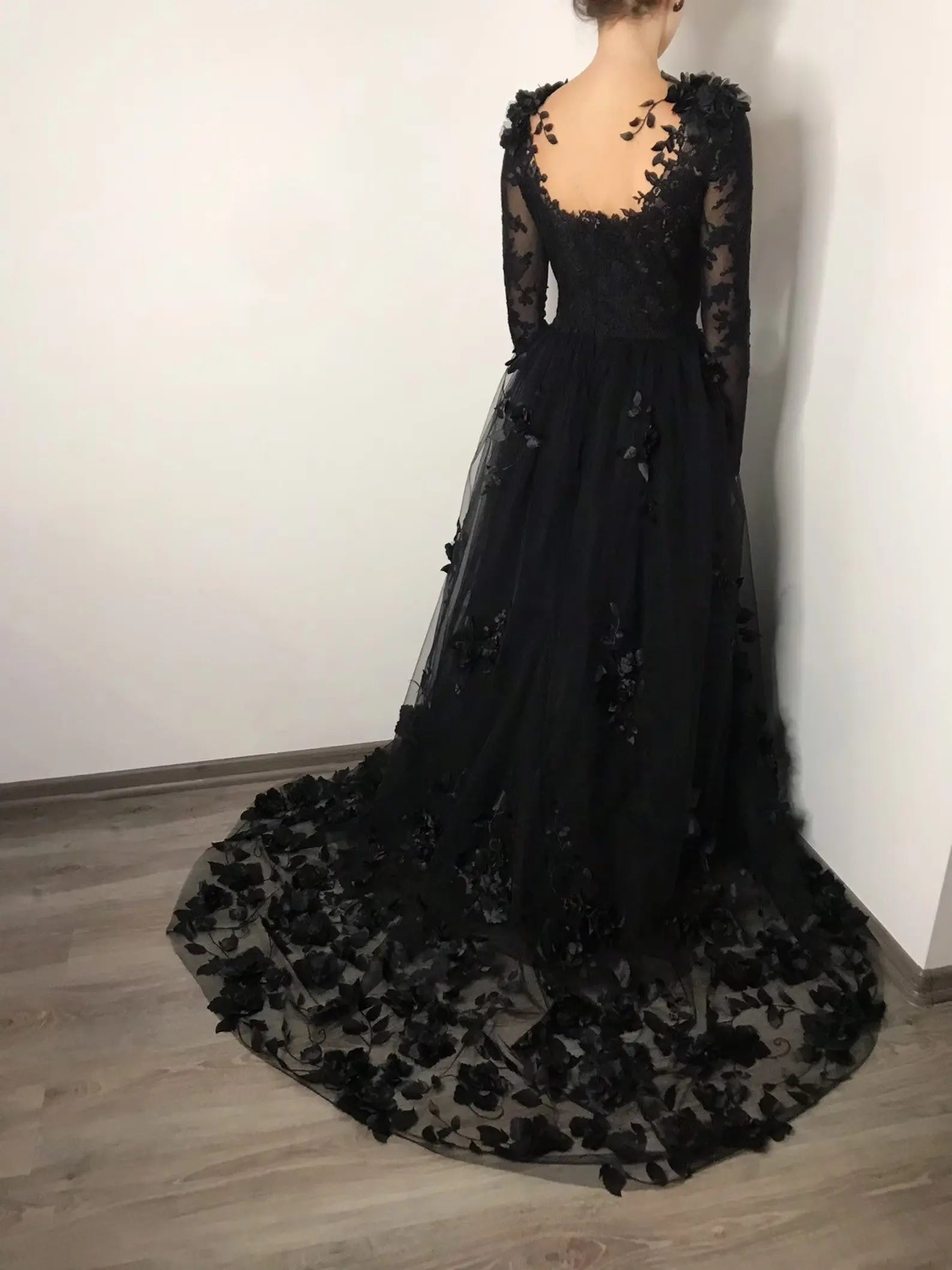 Black Luxury Gothic Wedding Dress 3D Floral Lace Tulle Sweep Train SW551