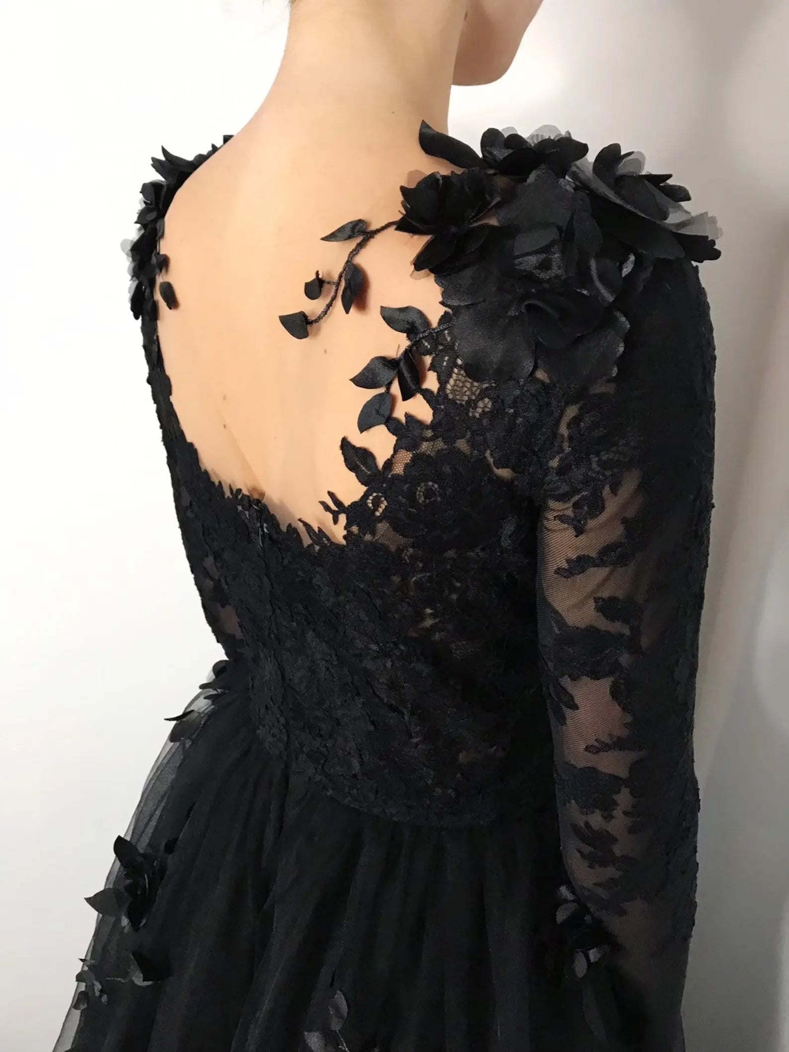 Black Luxury Gothic Wedding Dress 3D Floral Lace Tulle Sweep Train SW551