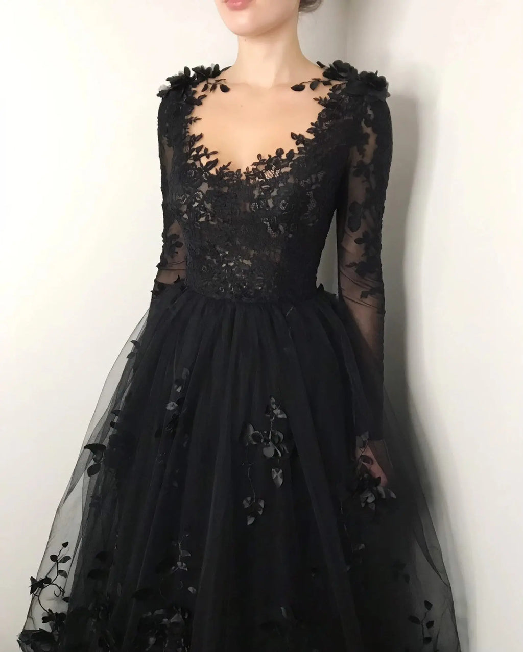 Black Luxury Gothic Wedding Dress 3D Floral Lace Tulle Sweep Train SW551