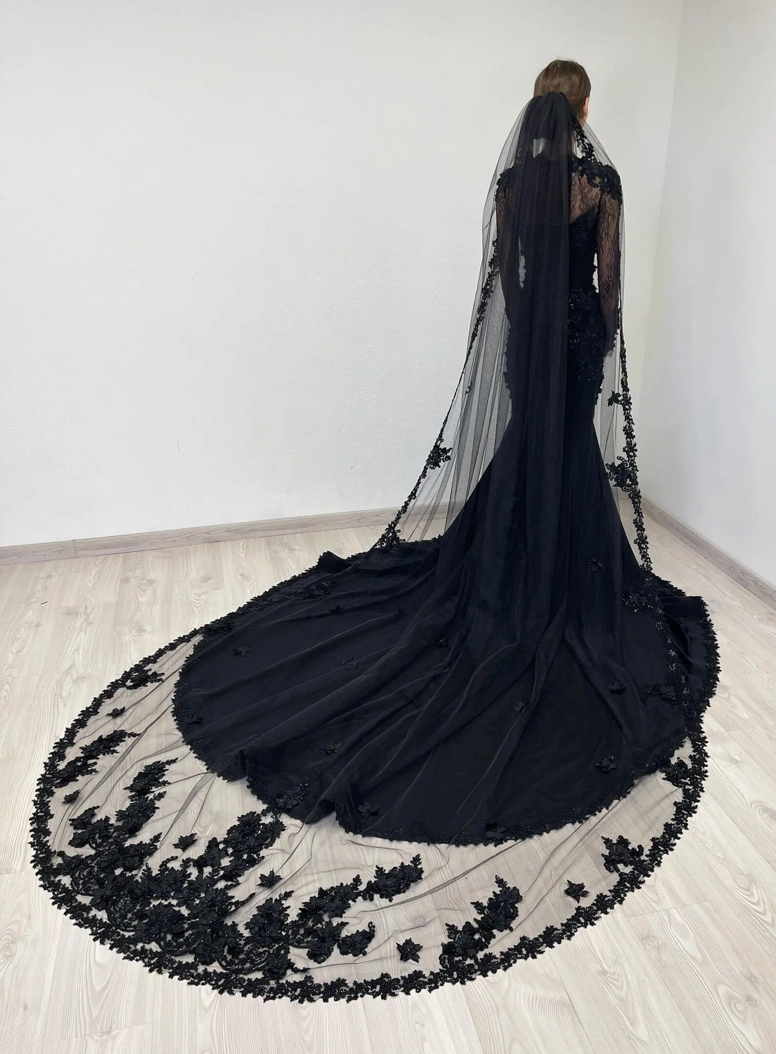 Black Luxury Gothic Wedding Dress Mermaid 3D Floral  With Lace Edge Train SW552