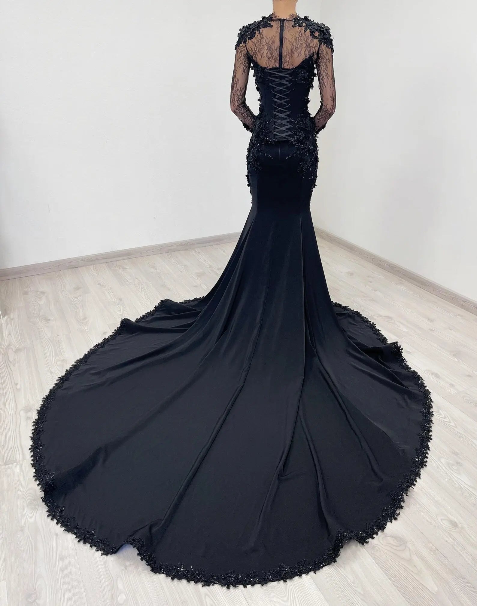 Black Luxury Gothic Wedding Dress Mermaid 3D Floral  With Lace Edge Train SW552