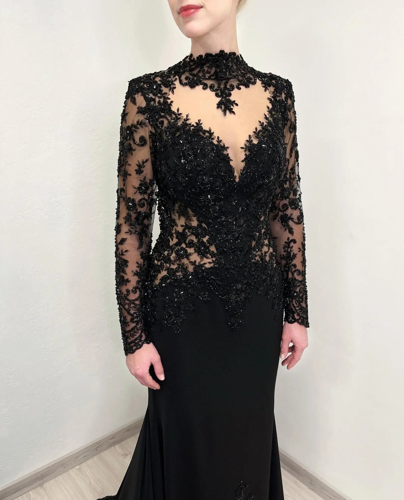 Black Luxury Gothic Heavy Beading Wedding Dress Mermaid Sheer Full Lace Circular Train SW555