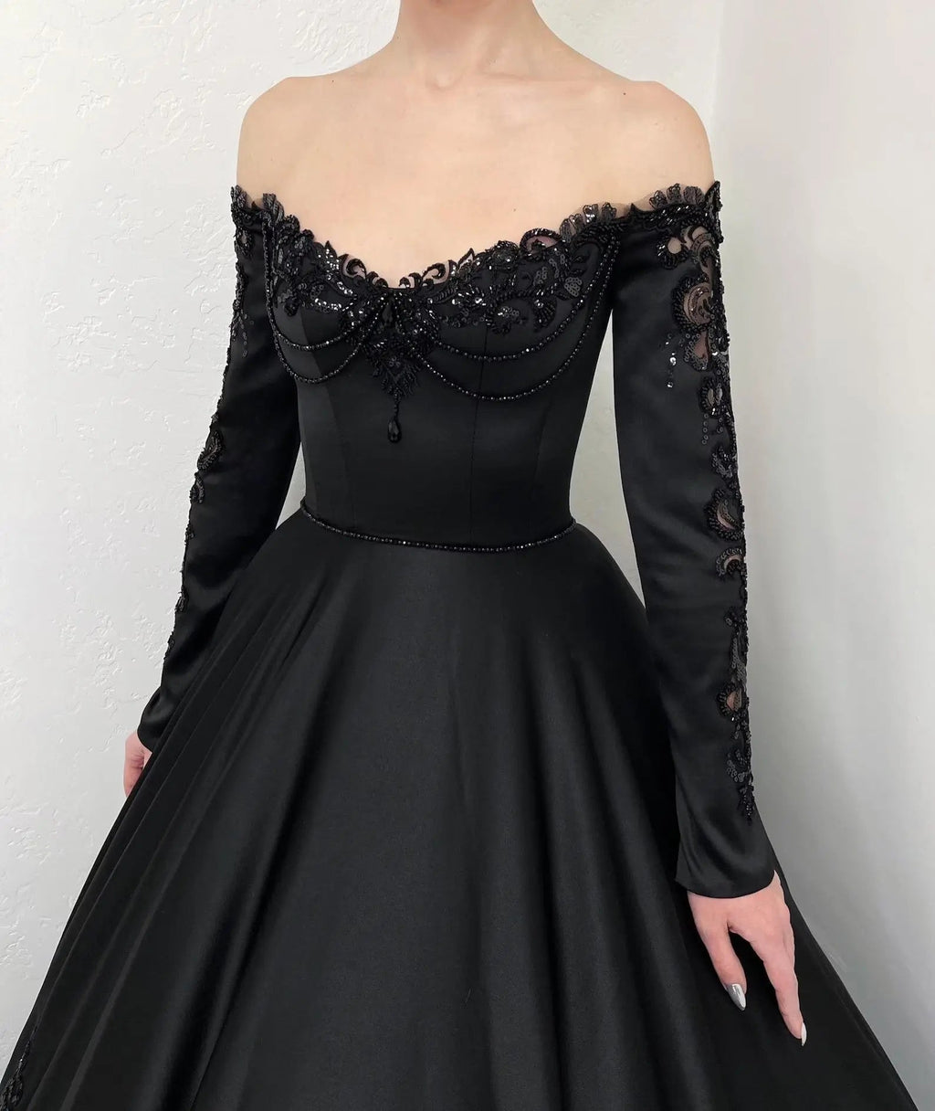 Black Luxury Gothic Wedding Dress Heavy Beading Lace Ball Gown SW558