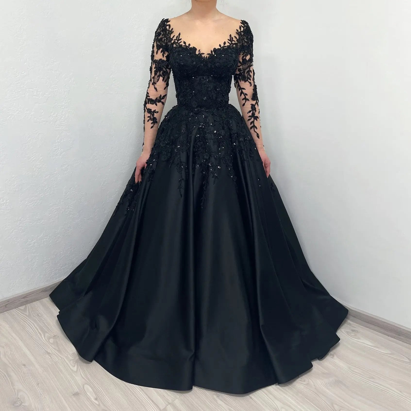 Black Luxury Gothic Wedding Dress Bridal Gown Heavy Beading  SW559