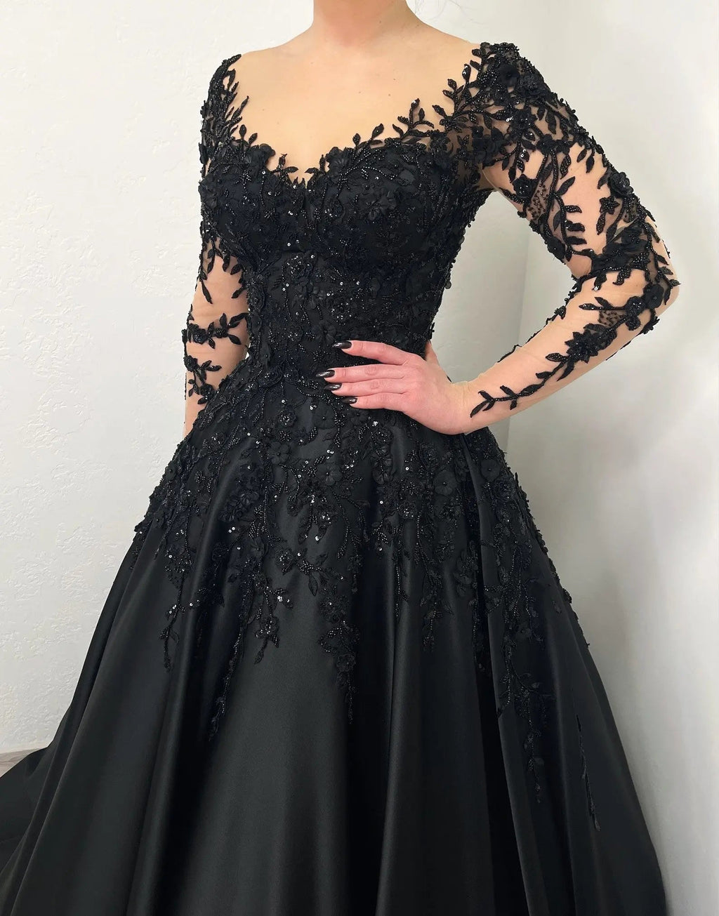 Black Luxury Gothic Wedding Dress Bridal Gown Heavy Beading  SW559