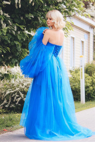 Langes Ballkleid aus Tüll mit Spitzenapplikationen und Schlitz, Blau, PSK468