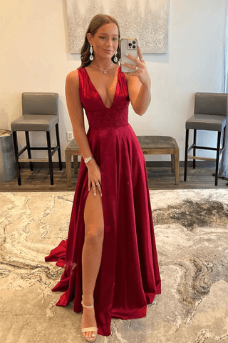 Novah | Vestido largo de noche de graduación con escote en V y encaje burdeos con abertura alta