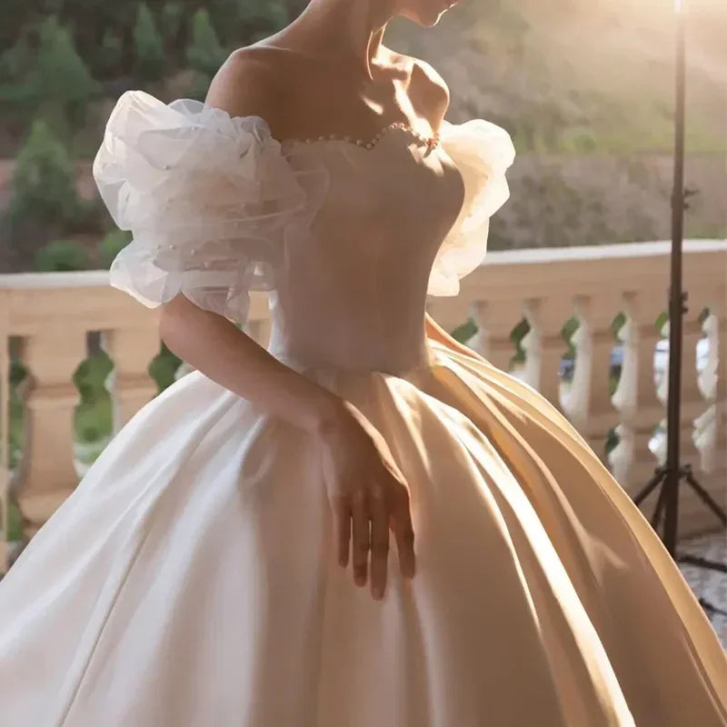 Vestido de Noiva Vintage em Cetim Branco Vestido de Noiva Encantador Y411