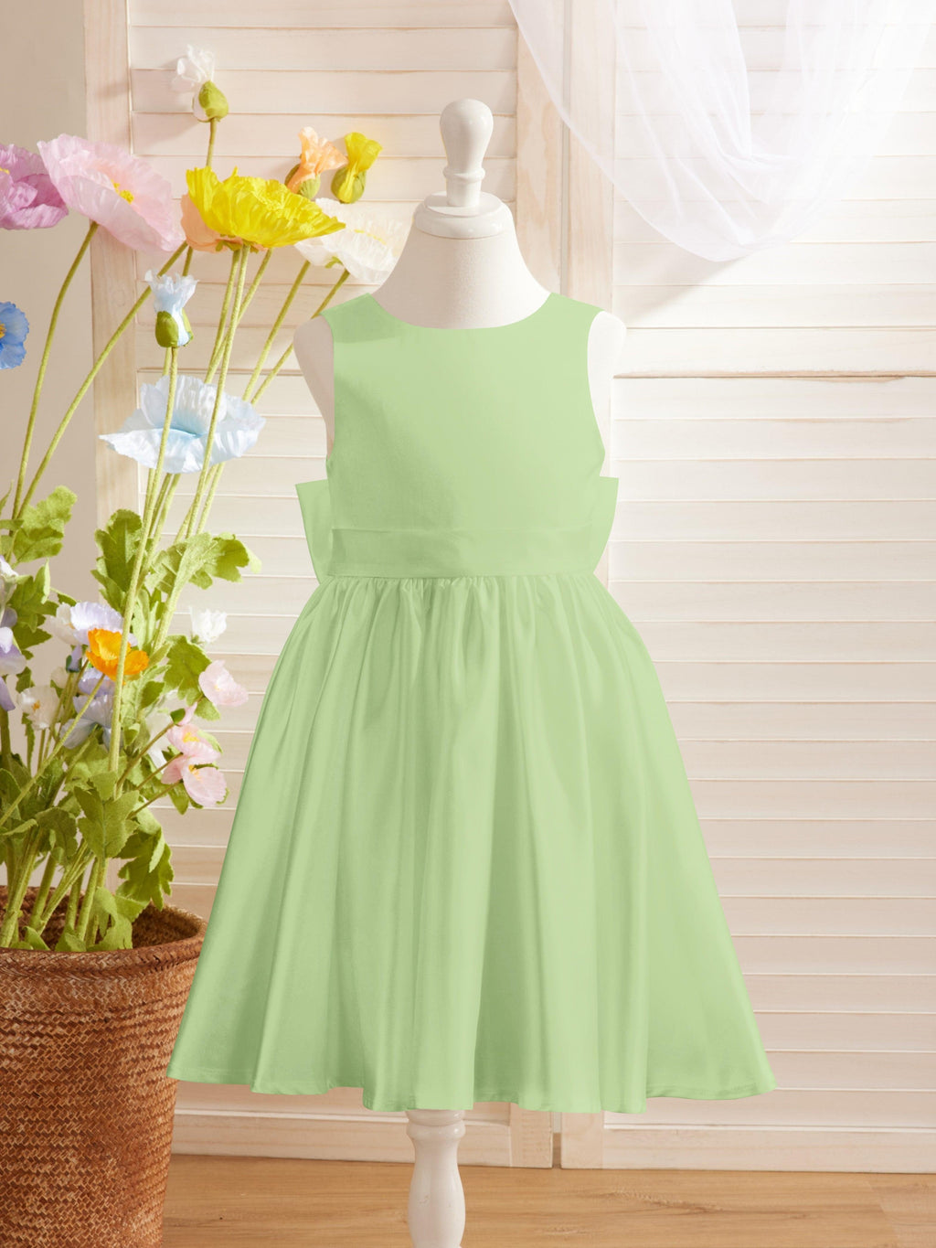 Elegant A-line Satin V-Back Bow Knee-length Flower Girl Dress - photo 6