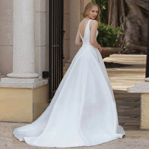 Simple A-Line Wedding Dresses With Pockets Classic V-Neck Sleeveless Backless Satin Bridal Gown Vestidos De Novia New