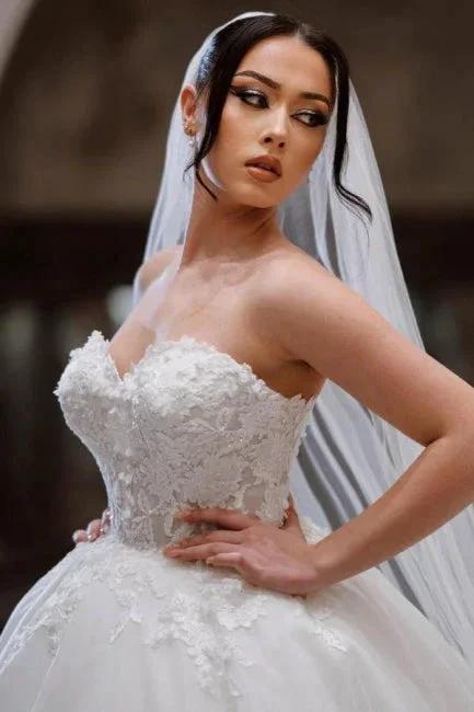 Charming Lace Floor-Length Sleeveless Sweetheart Ball Gown Wedding Dresses with Appliques by misshow.com