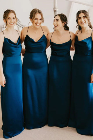 Vestido de dama de honor color champán con cuello vuelto y tirantes finos BD123