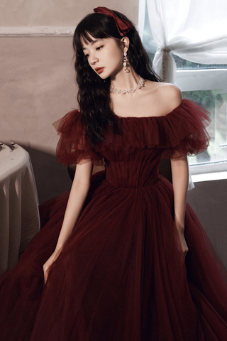 Burgunderrotes schulterfreies Tüll-Ballkleid Abendkleid Y8351