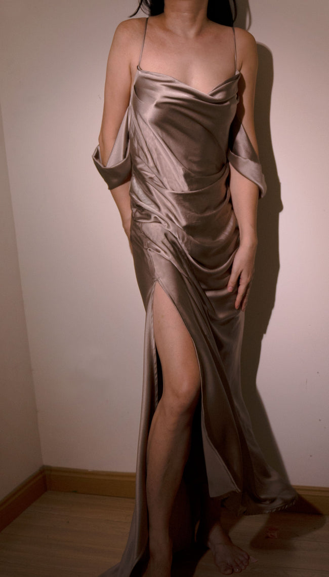 100% Mulberry Silk Caixi Gown Hover Image