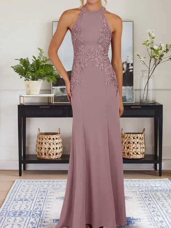 Vestido largo de madre de la novia con cuello halter y apliques en azul polvoriento