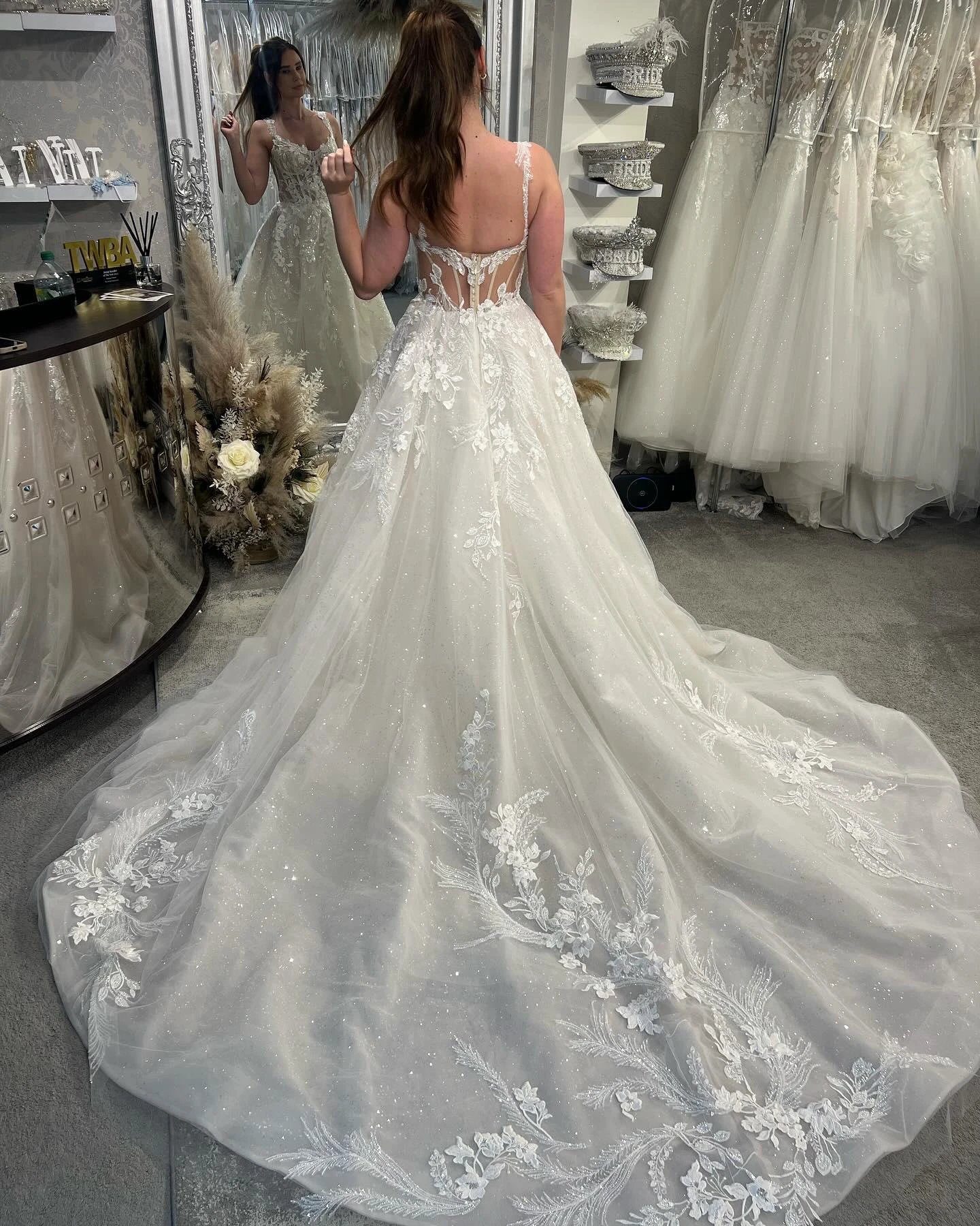 Designer White A-line Spaghetti Straps Sleeveless Tulle Wedding Dresses With Lace by misshow.com