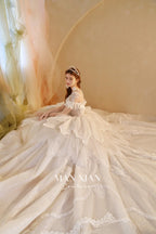 Vestido de gala de tul con escote en forma de corazón, brillante, color marfil, con mangas con volantes, bordado de perlas y cola de encaje M013