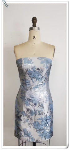 Vestido de cóctel ajustado con estampado floral Y3081